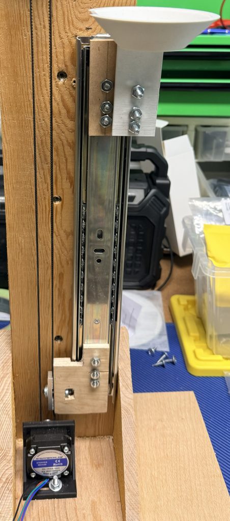 Drawer rail mounted on the upright with the head cradle