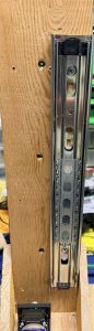 Rail on the upright